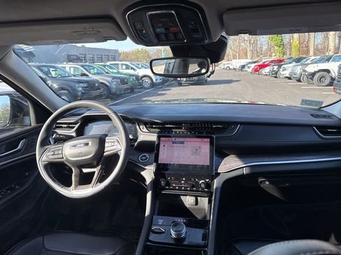 Used 2023 Jeep Grand Cherokee L Limited image 15