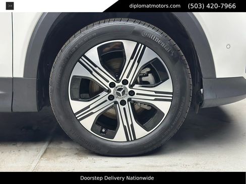 Used 2024 Mercedes-Benz EQB 300 4MATIC image 36