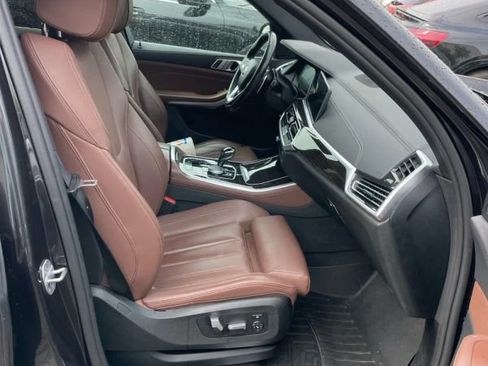 Used 2021 BMW X5 xDrive40i w/ Convenience Package AWD/4WD image 2