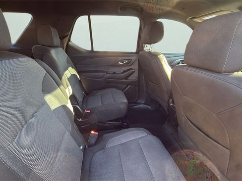Used 2023 Chevrolet Traverse LT image 18