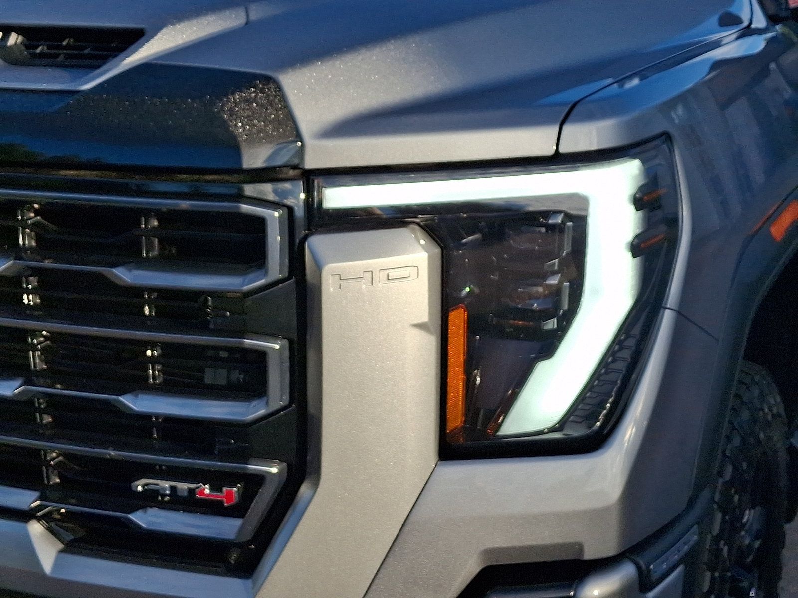 Used 2024 GMC Sierra 2500 AT4 w/ AT4 Premium Plus Package AWD/4WD image 9
