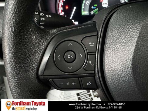 Used 2025 Toyota RAV4 XLE AWD/4WD image 21