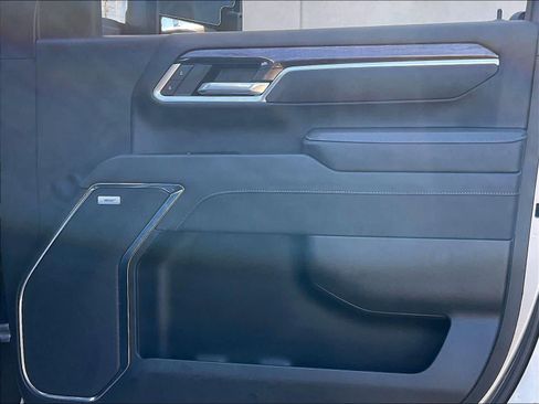 Used 2025 Chevrolet Silverado 2500 LTZ w/ Trail Boss Package AWD/4WD image 12