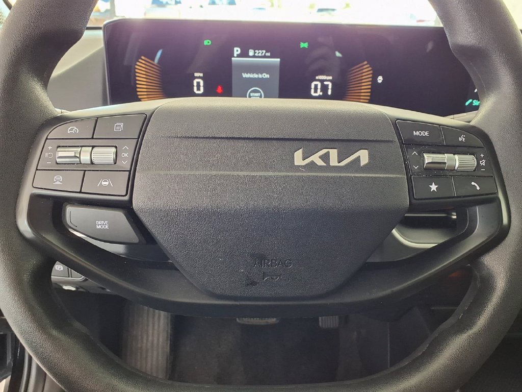 Used 2025 Kia K4 FWD image 5