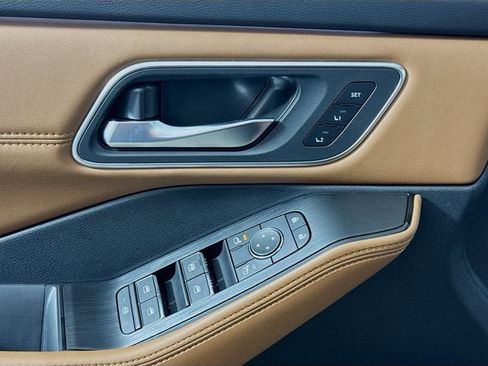 New 2026 Nissan Rogue Platinum w/ Platinum Premium Package image 16