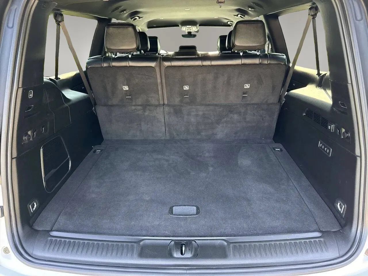 Used 2024 Jeep Wagoneer L Series III w/ Flexible Seating Group AWD/4WD image 25