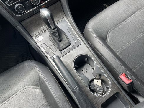 Used 2017 Volkswagen Passat 1.8T SE image 16