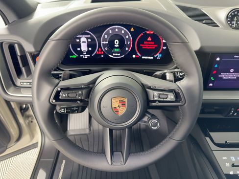 Used 2026 Porsche Cayenne E-Hybrid image 18