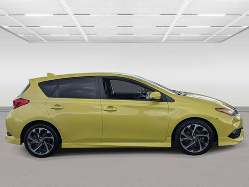 Used 2017 Toyota Corolla iM image 6