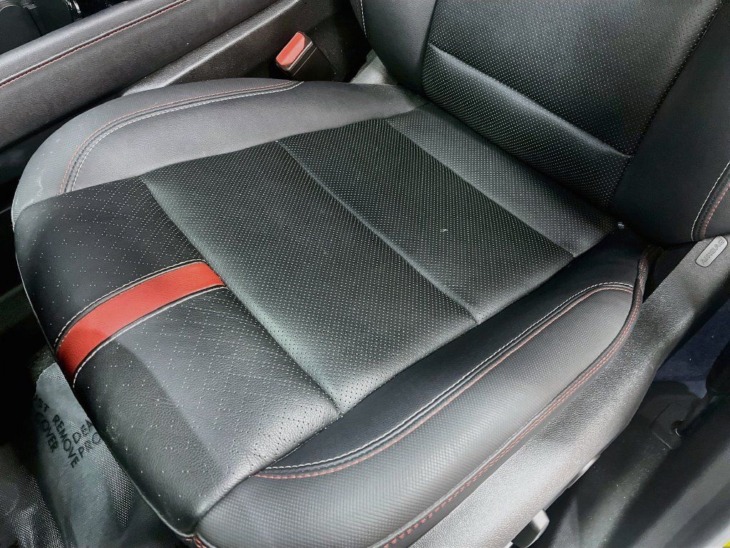 Used 2025 Chevrolet Traverse RS w/ LPO, Floor Liner Package AWD/4WD image 20