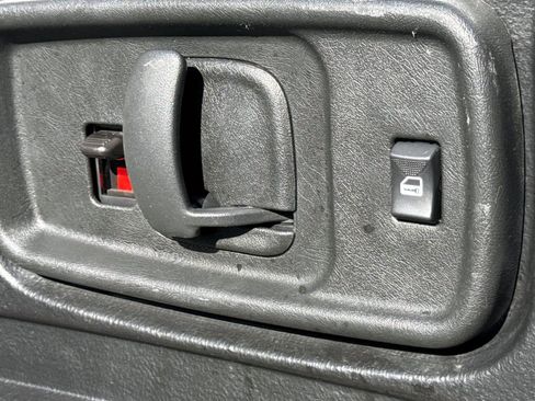 Used 2023 GMC Savana 2500 image 12