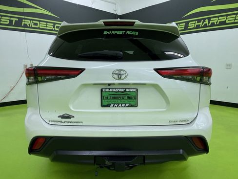 Used 2021 Toyota Highlander XLE image 8