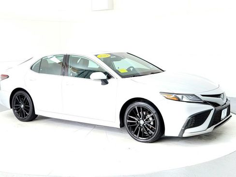 Used 2024 Toyota Camry XSE FWD image 7