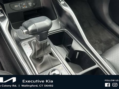 Certified 2024 Kia Sorento S w/ Panoramic Sunroof Package AWD/4WD image 19