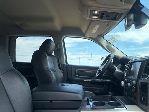 Used 2015 RAM 1500 Laramie w/ Convenience Group AWD/4WD image 27