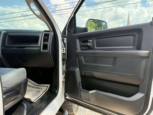 Used 2014 RAM 2500 Tradesman w/ Chrome Appearance Group AWD/4WD image 25