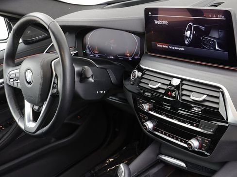 Certified 2023 BMW 530i xDrive w/ Premium Package image 23