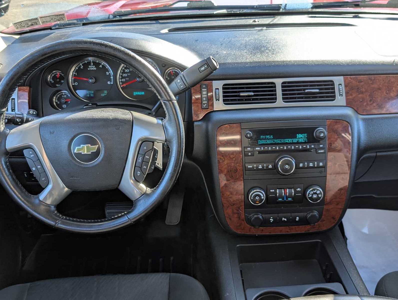 Used 2012 Chevrolet Suburban LS w/ Convenience Package 1 AWD/4WD image 5