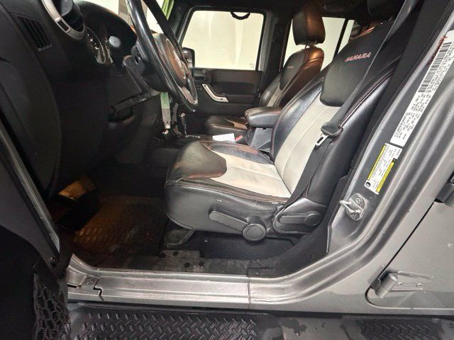 Used 2014 Jeep Wrangler Unlimited Sahara w/ Connectivity Group AWD/4WD image 15