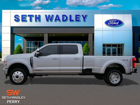 Certified 2024 Ford F450 Limited image 3