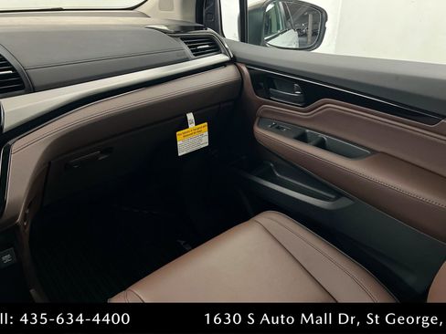 New 2026 Honda Odyssey Touring image 10