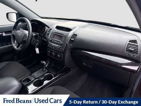 Used 2015 Kia Sorento LX image 27