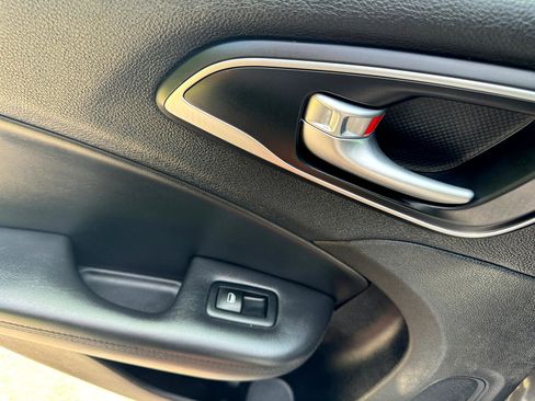 Used 2015 Chrysler 200 C image 37