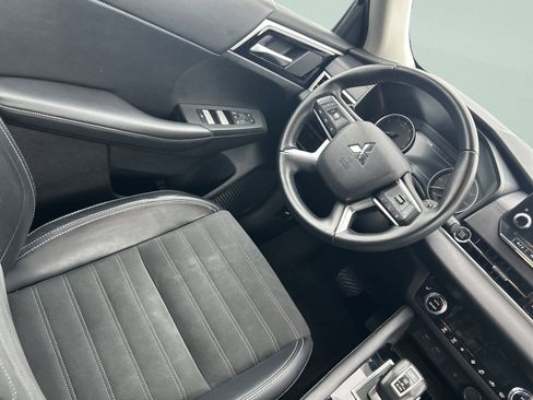 Used 2024 Mitsubishi Outlander SE image 29