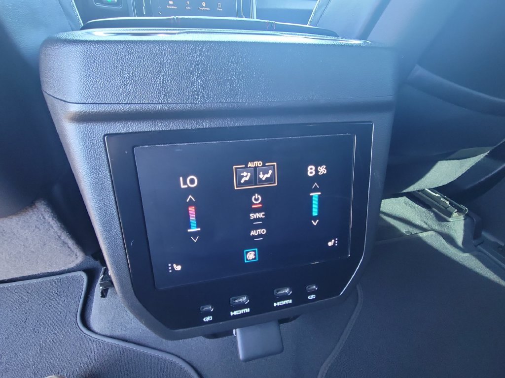 Used 2025 GMC Yukon XL AT4 Ultimate AWD/4WD image 21