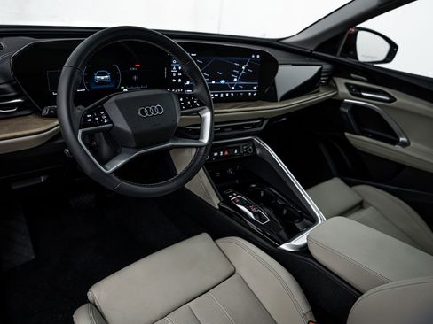 Certified 2025 Audi Q5 Premium Plus w/ Premium Plus image 8