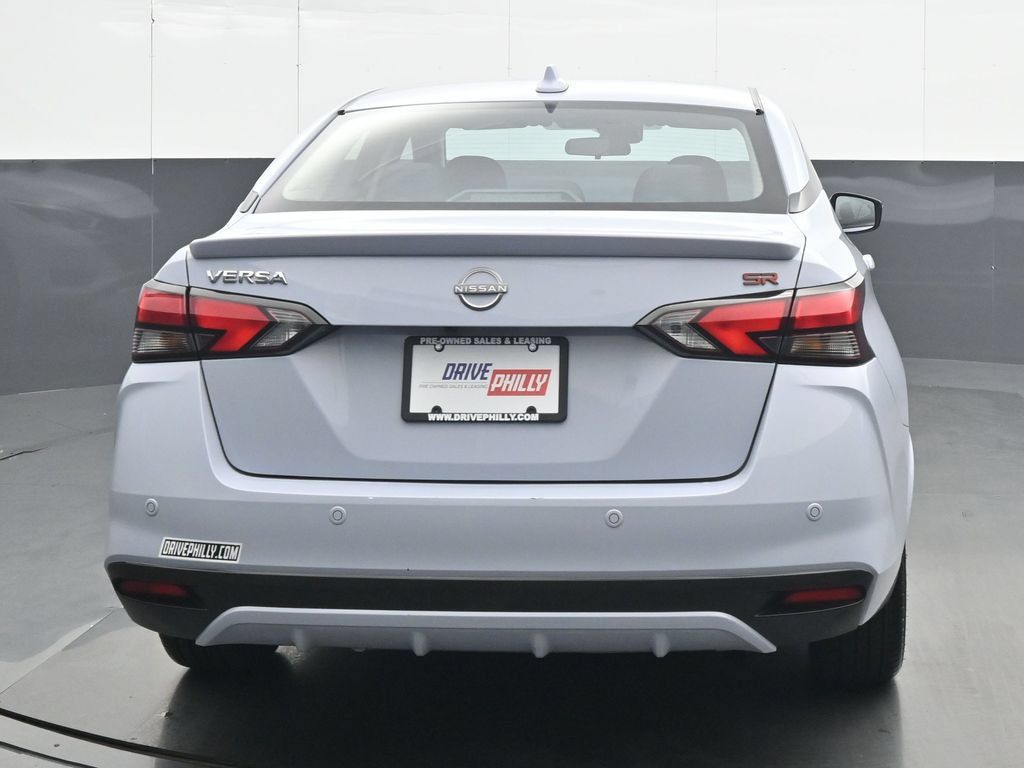Used 2024 Nissan Versa SR FWD image 5