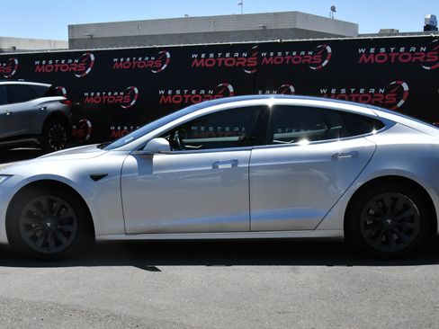 Used 2018 Tesla Model S 75D AWD/4WD image 4