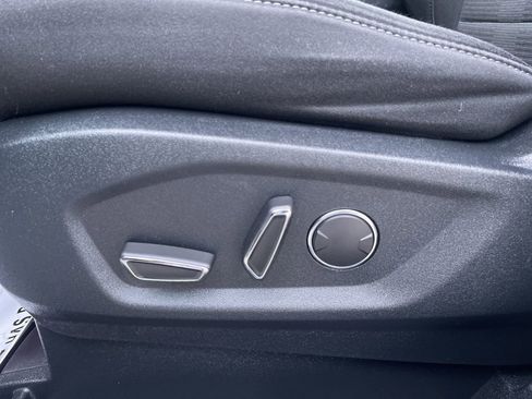 Used 2018 Ford Edge SEL image 20