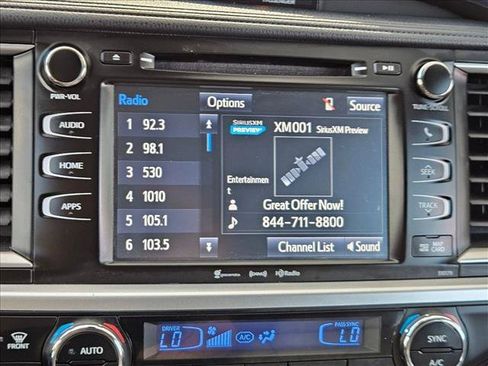 Used 2018 Toyota Highlander XLE AWD/4WD image 11