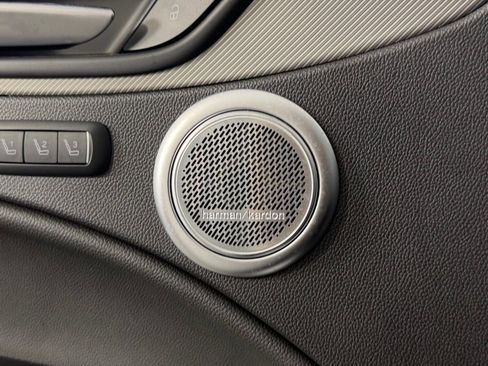 Used 2024 Alfa Romeo Stelvio Veloce image 18