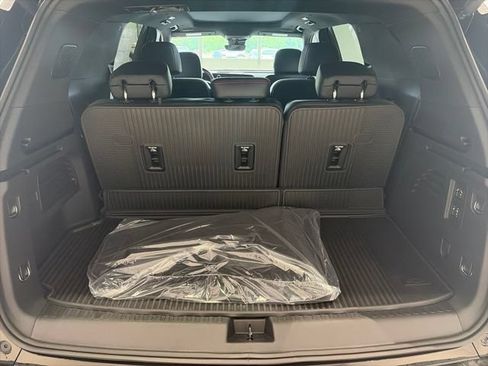 New 2027 Chevrolet Traverse RS w/ LPO, Floor Liner Package AWD/4WD image 15