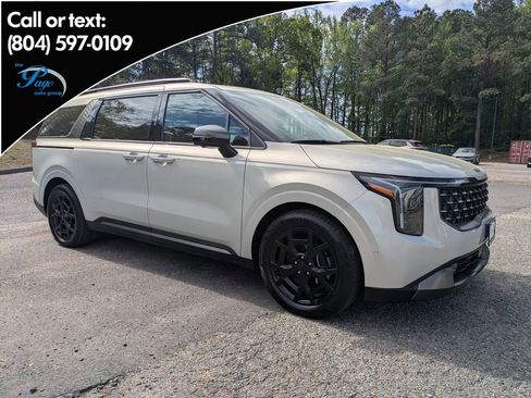 Used 2025 Kia Carnival SX Prestige image 1