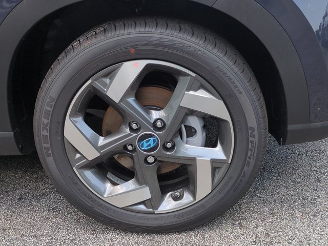 Certified 2024 Hyundai Venue Limited FWD image 11
