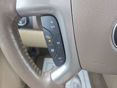 Used 2013 Chevrolet Tahoe LTZ image 19