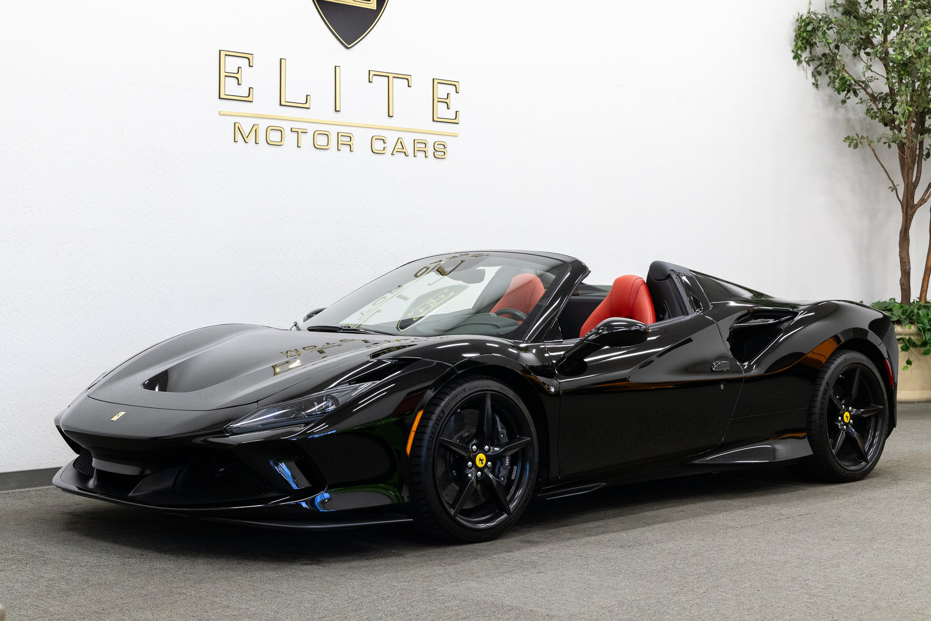 Used 2021 Ferrari F8 Tributo RWD image 1