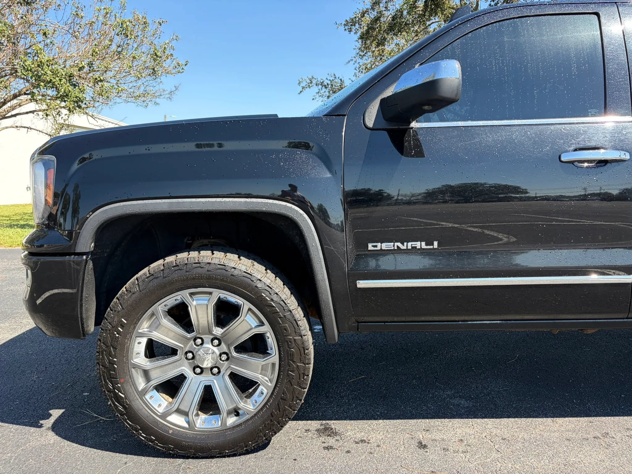 Used 2018 GMC Sierra 1500 Denali w/ Denali Ultimate Package AWD/4WD image 3