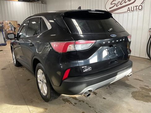 Used 2020 Ford Escape SE image 3