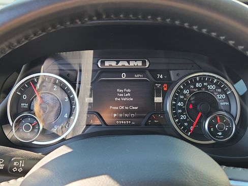 Used 2022 RAM 1500 Laramie AWD/4WD image 10