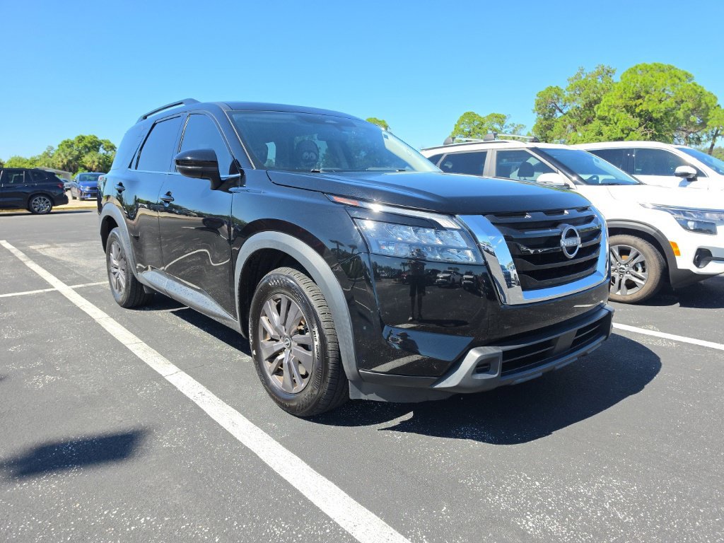 Used 2023 Nissan Pathfinder SV w/ SV Premium Package AWD/4WD image 1
