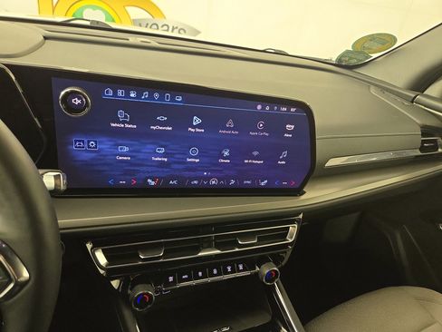 Certified 2025 Chevrolet Traverse LT w/ Driver Confidence Package image 23