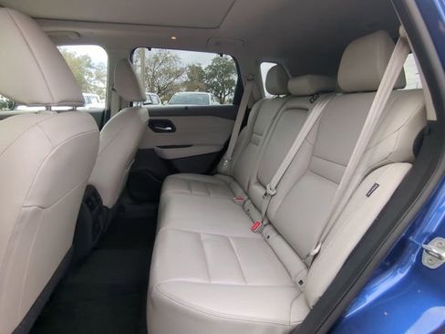 Used 2023 Nissan Rogue SL w/ SL Premium Package image 16