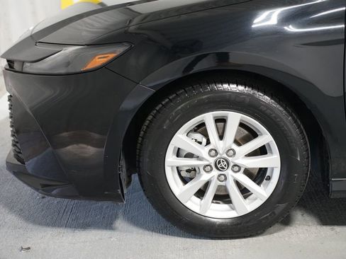 Certified 2025 Toyota Camry LE image 5