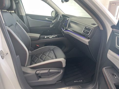 New 2026 Volkswagen Atlas Peak Edition AWD/4WD image 42