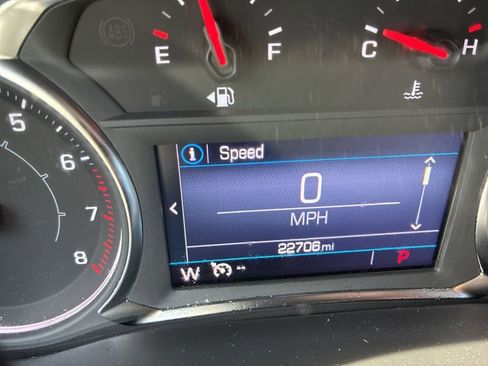 Used 2023 GMC Acadia SLE w/ Driver Convenience Package image 17