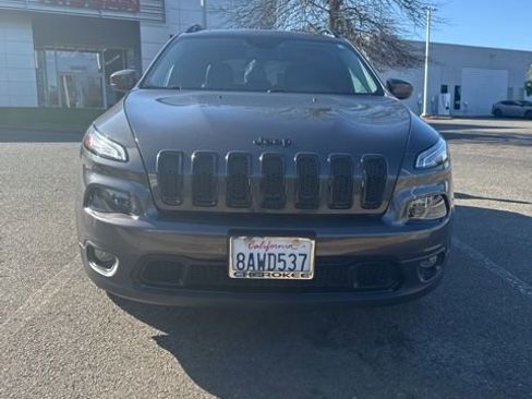 Used 2018 Jeep Cherokee Latitude w/ Altitude Package image 6